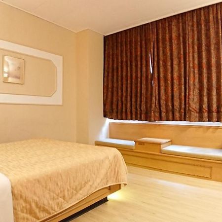 Yes Hotel Città di Chiayi Esterno foto