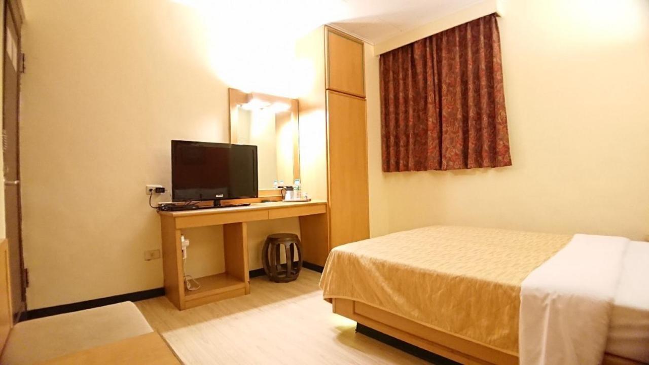 Yes Hotel Città di Chiayi Esterno foto