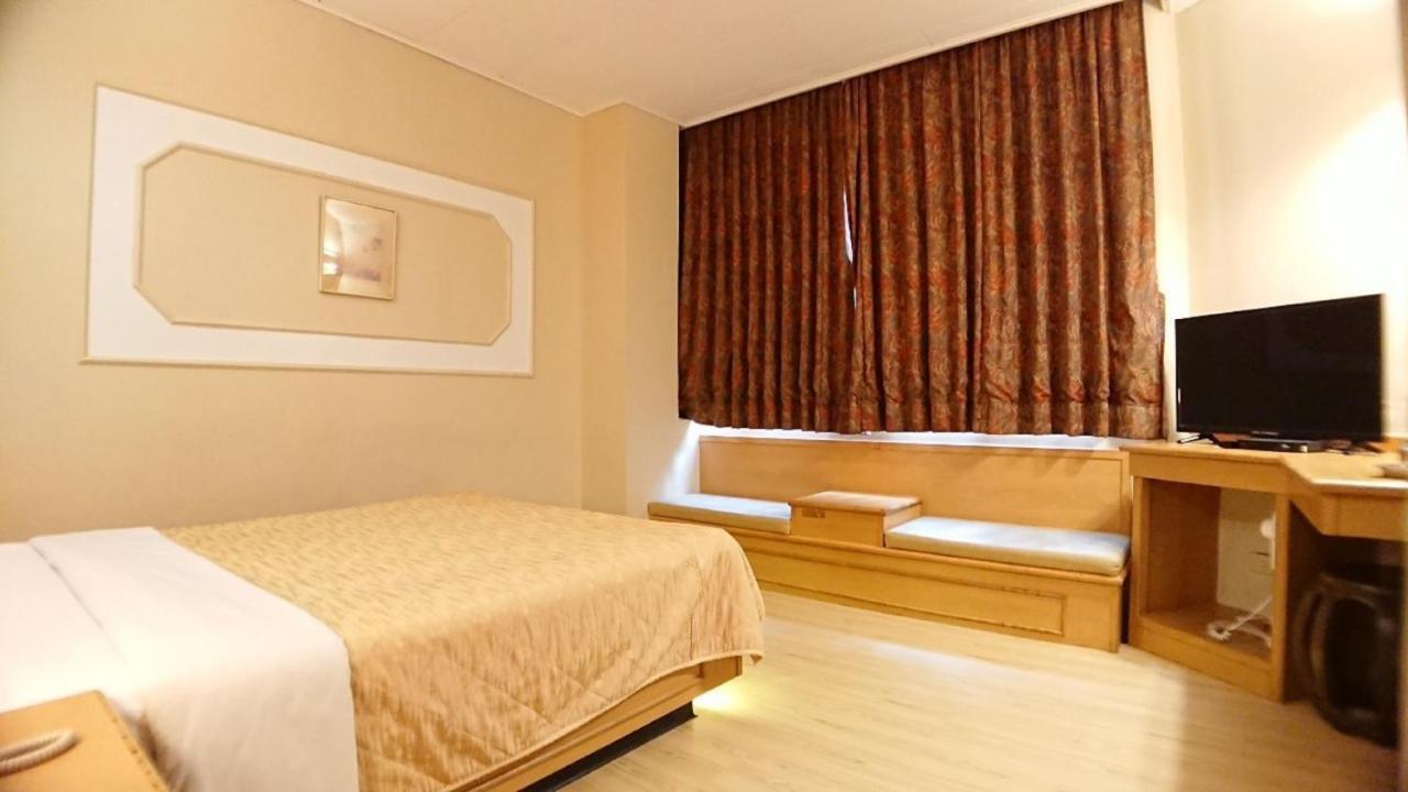Yes Hotel Città di Chiayi Esterno foto